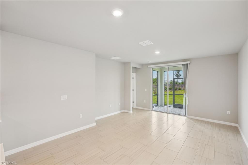 CRESCENT LAKES - Residential