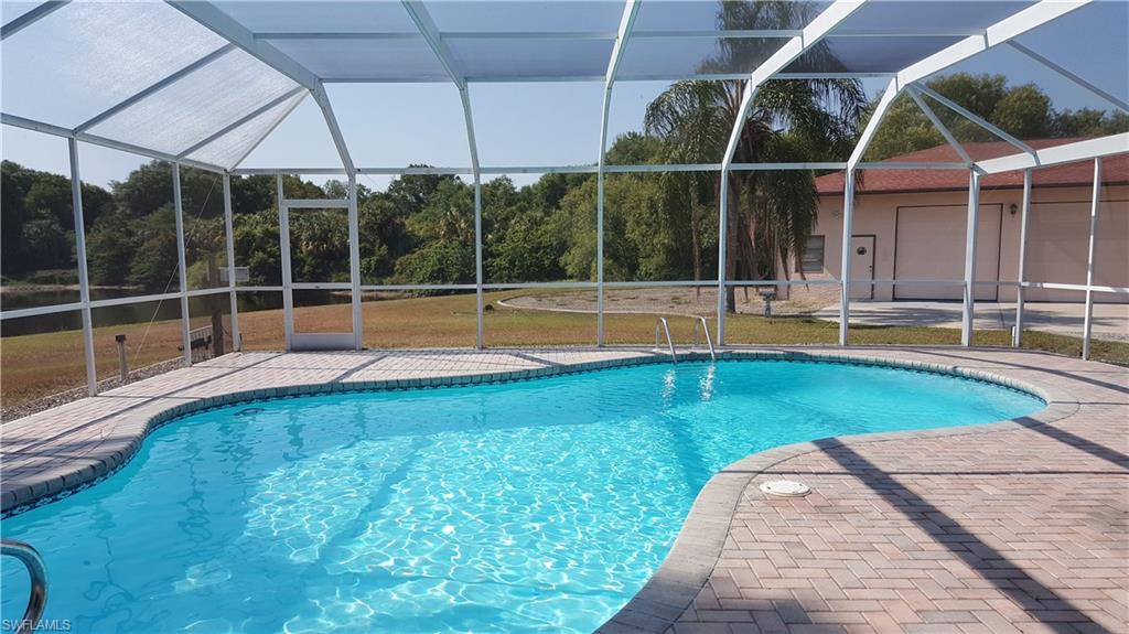 COLONIAL PINES - Residential