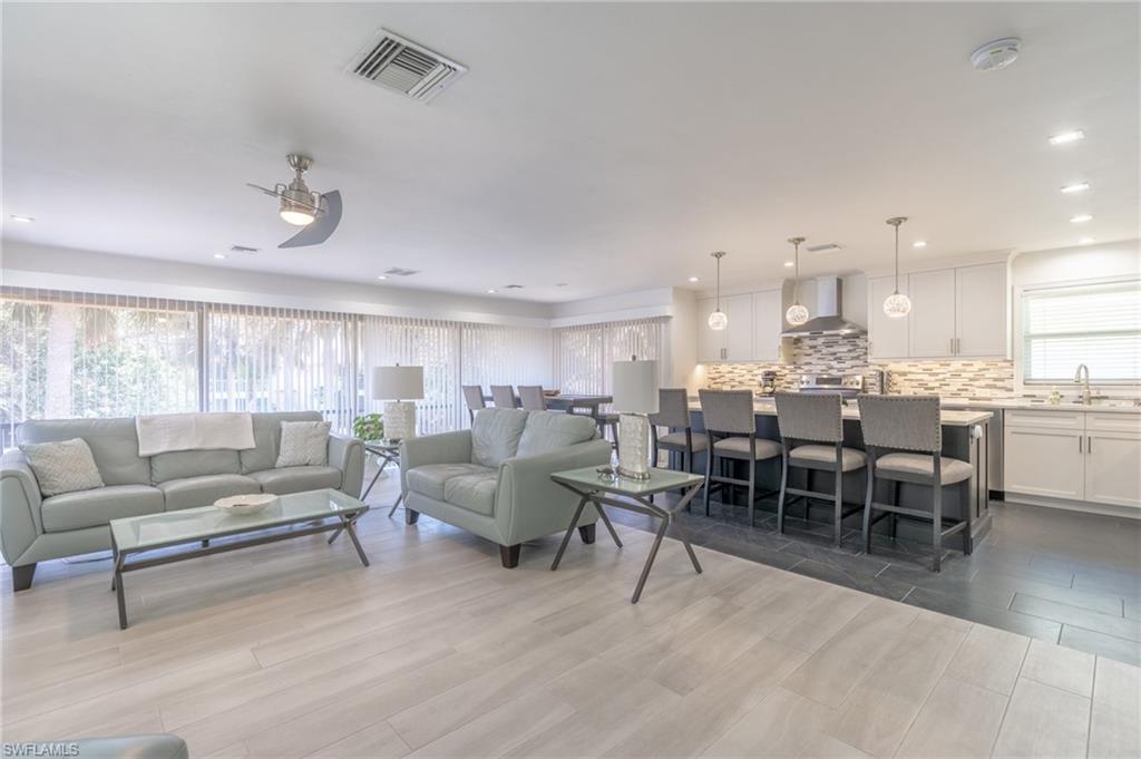 ROYAL BAY VILLAS - Residential