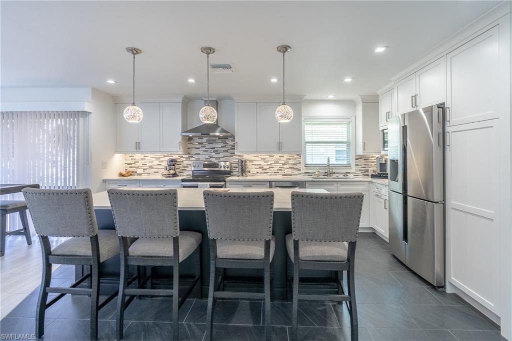 ROYAL BAY VILLAS - Residential