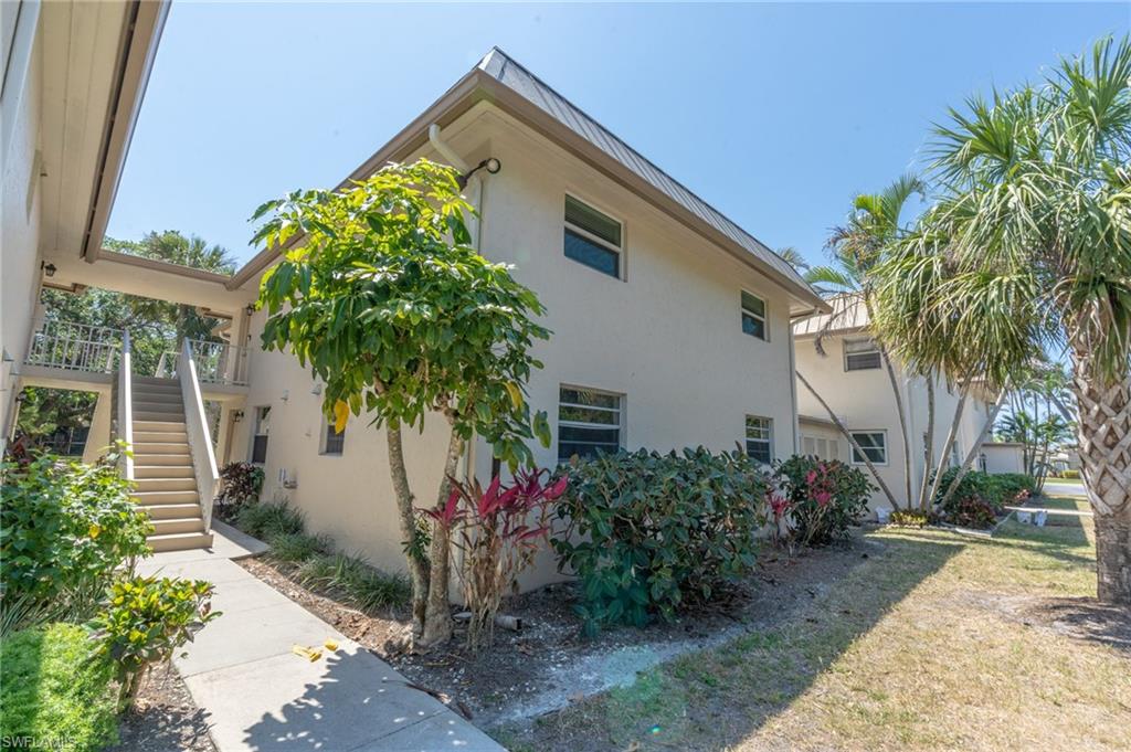 ROYAL BAY VILLAS - Residential