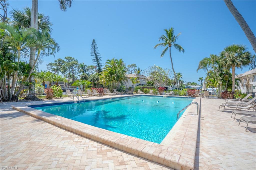 ROYAL BAY VILLAS - Residential