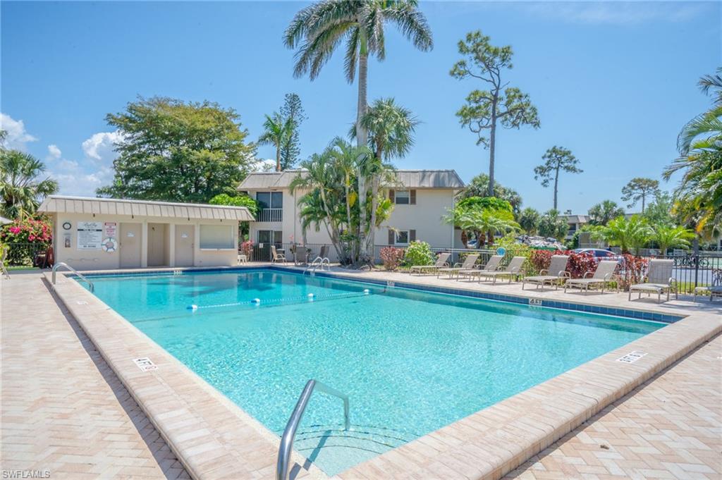 ROYAL BAY VILLAS - Residential