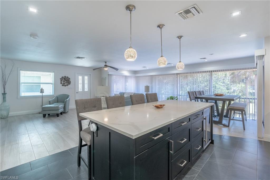 ROYAL BAY VILLAS - Residential