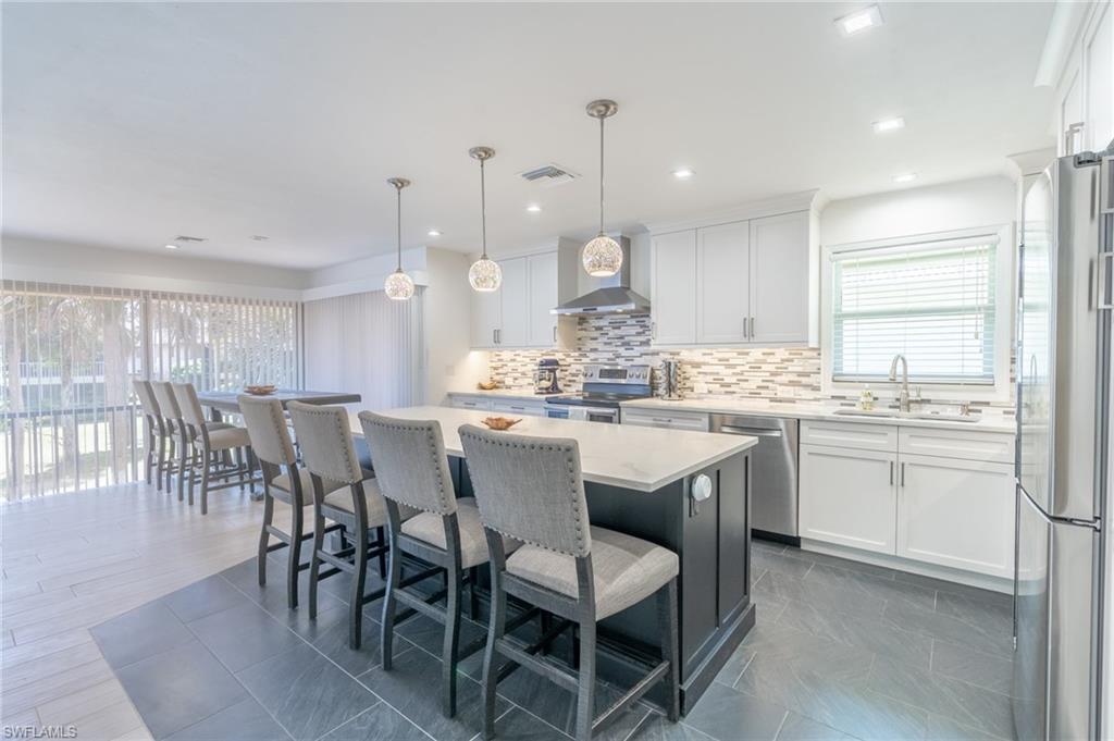 ROYAL BAY VILLAS - Residential