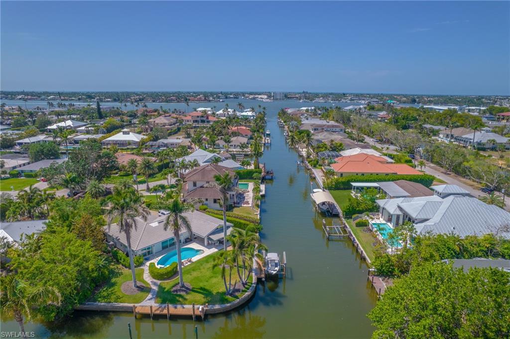 ROYAL BAY VILLAS - Residential