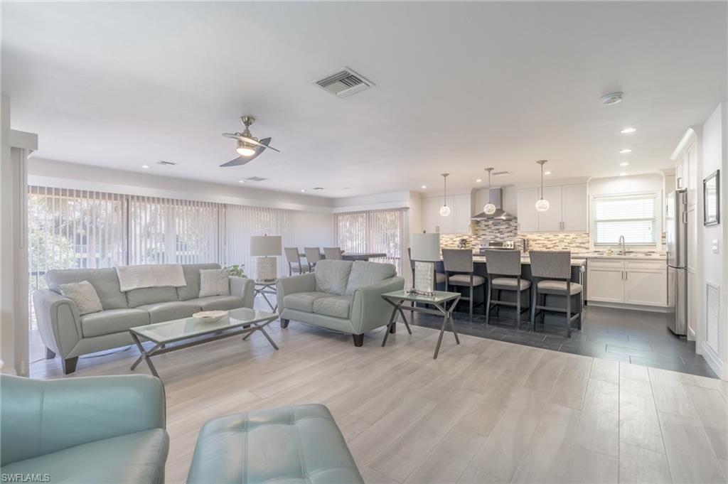 ROYAL BAY VILLAS - Residential