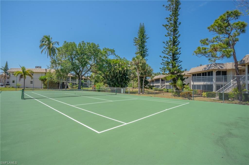 ROYAL BAY VILLAS - Residential