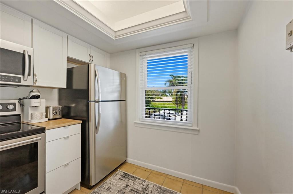 CHATEAU SUZANNE - Residential Lease