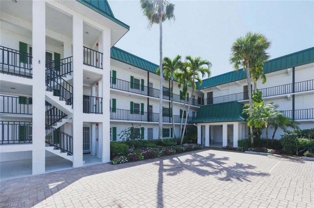 CHATEAU SUZANNE - Residential Lease