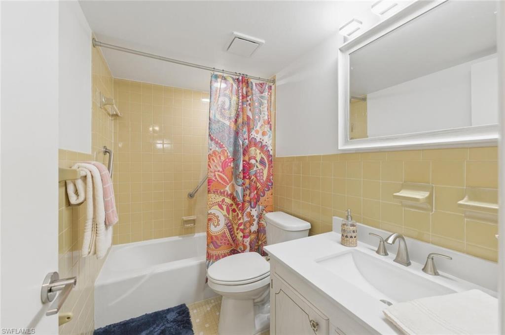 CHATEAU SUZANNE - Residential Lease