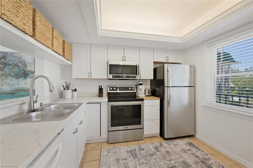 CHATEAU SUZANNE - Residential Lease