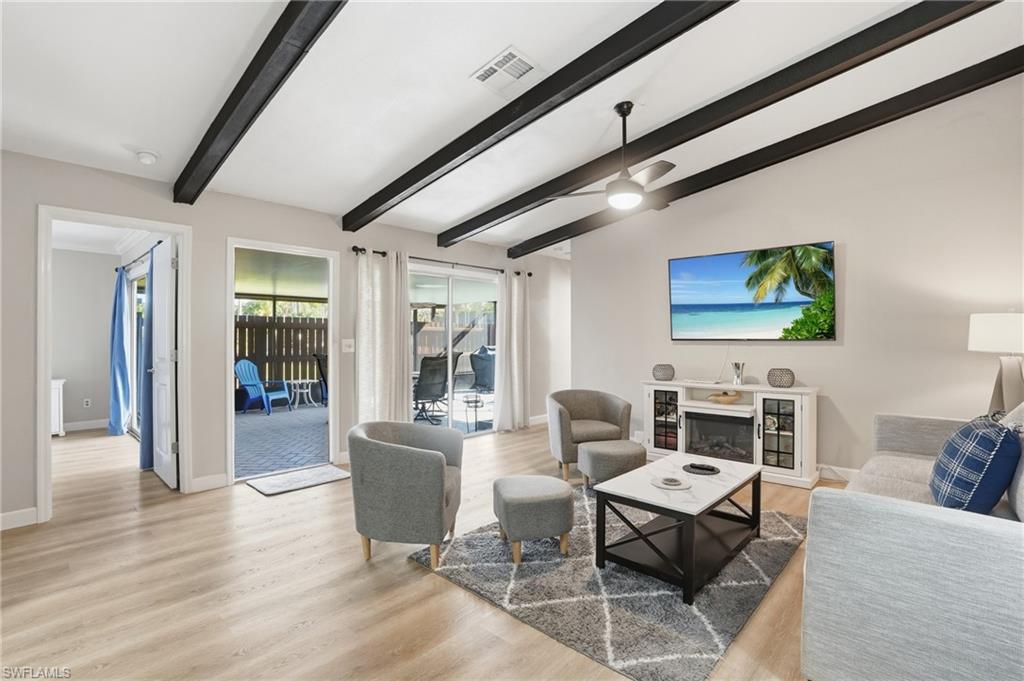 FOXMOOR LAKES - Residential