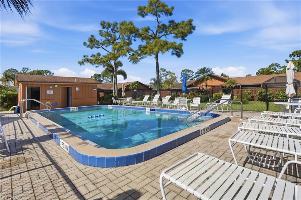 FOXMOOR LAKES - Residential