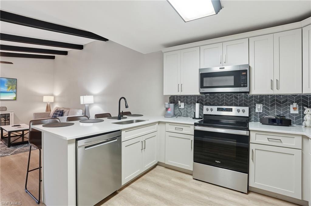 FOXMOOR LAKES - Residential