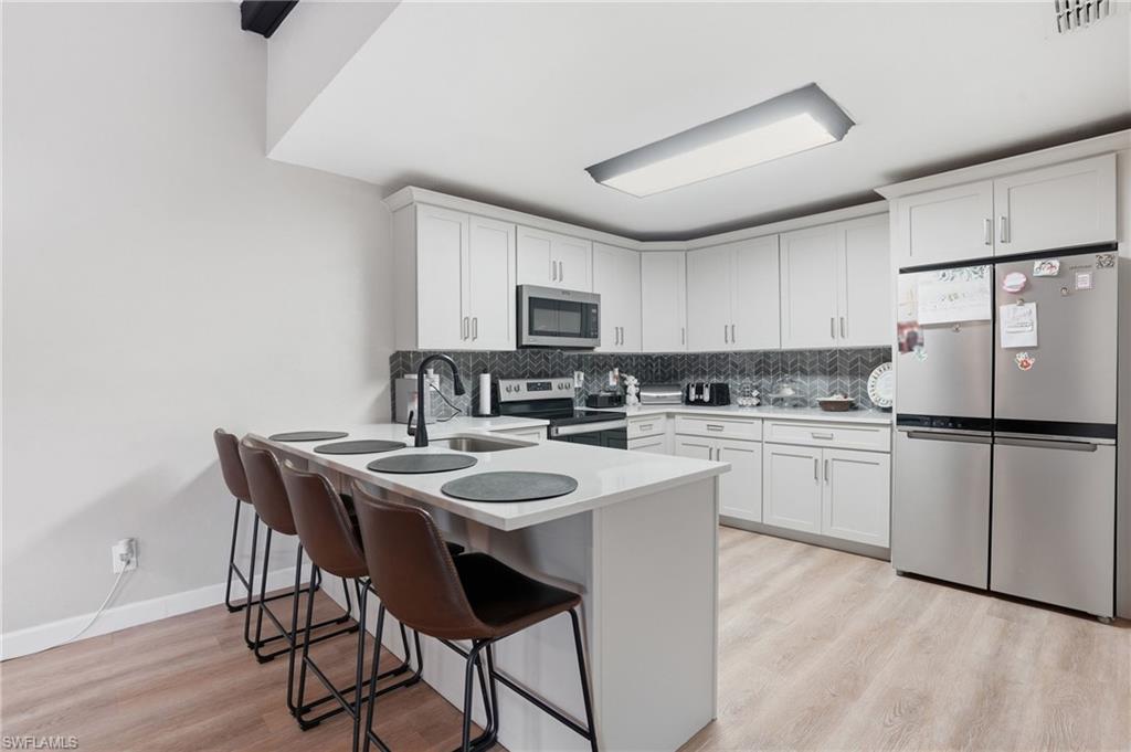 FOXMOOR LAKES - Residential