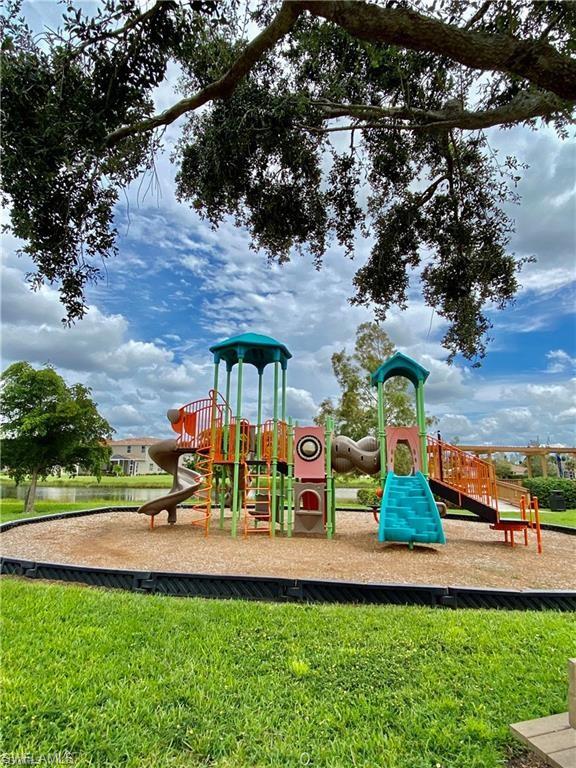 MONTEREY - Residential