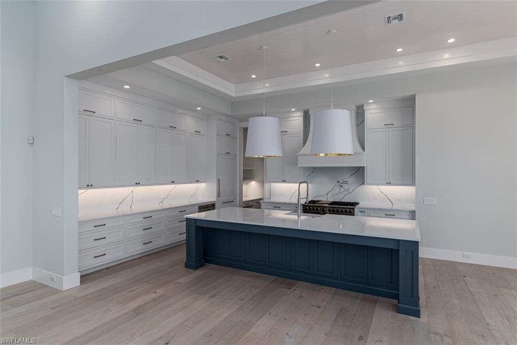 ROYAL HARBOR - Residential