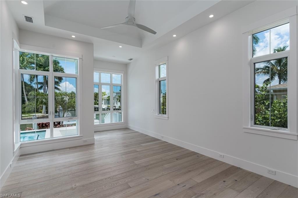 ROYAL HARBOR - Residential