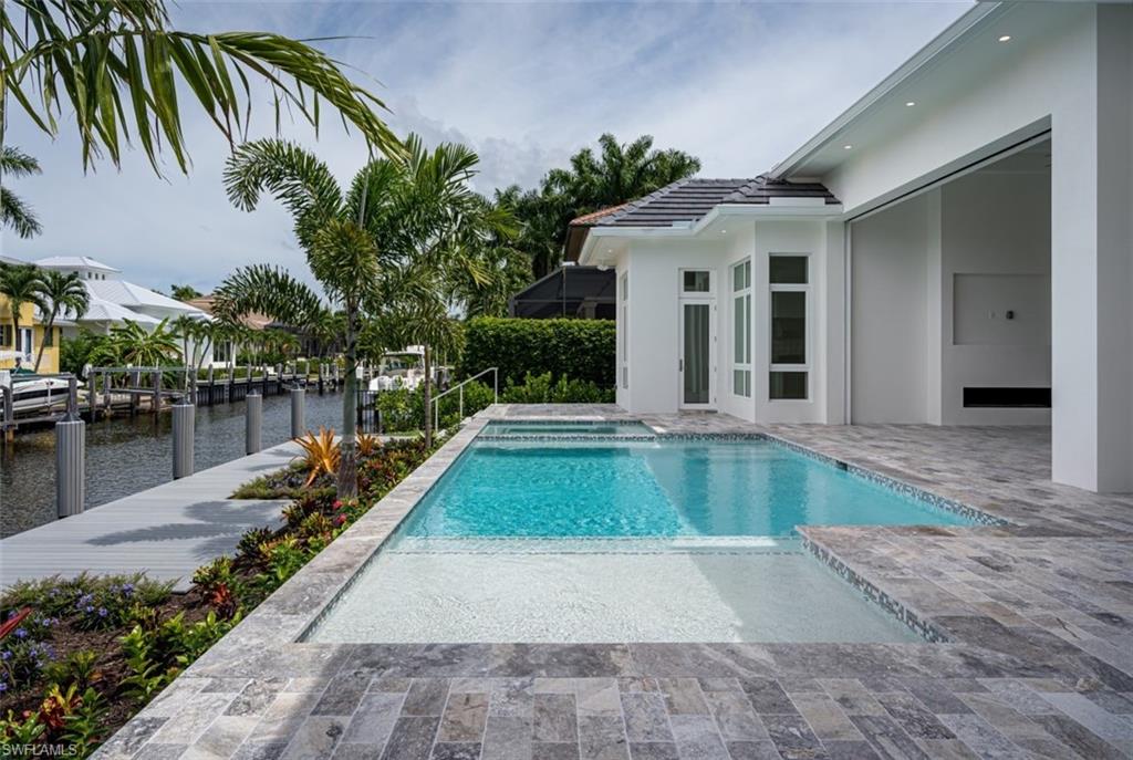 ROYAL HARBOR - Residential