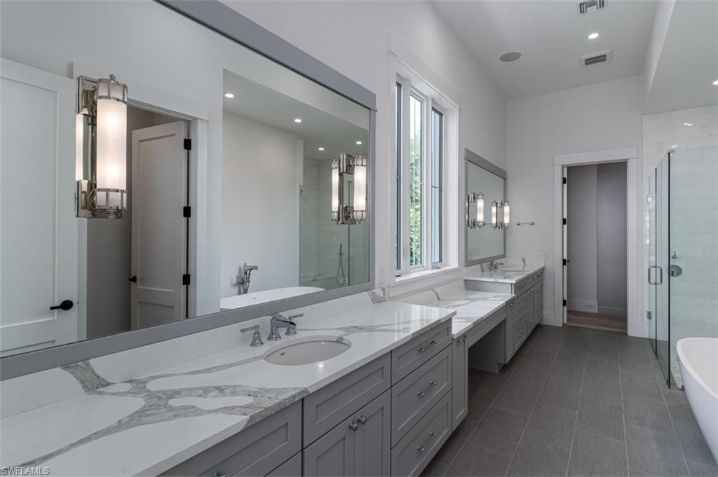 ROYAL HARBOR - Residential