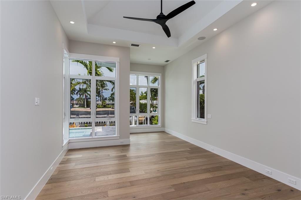 ROYAL HARBOR - Residential