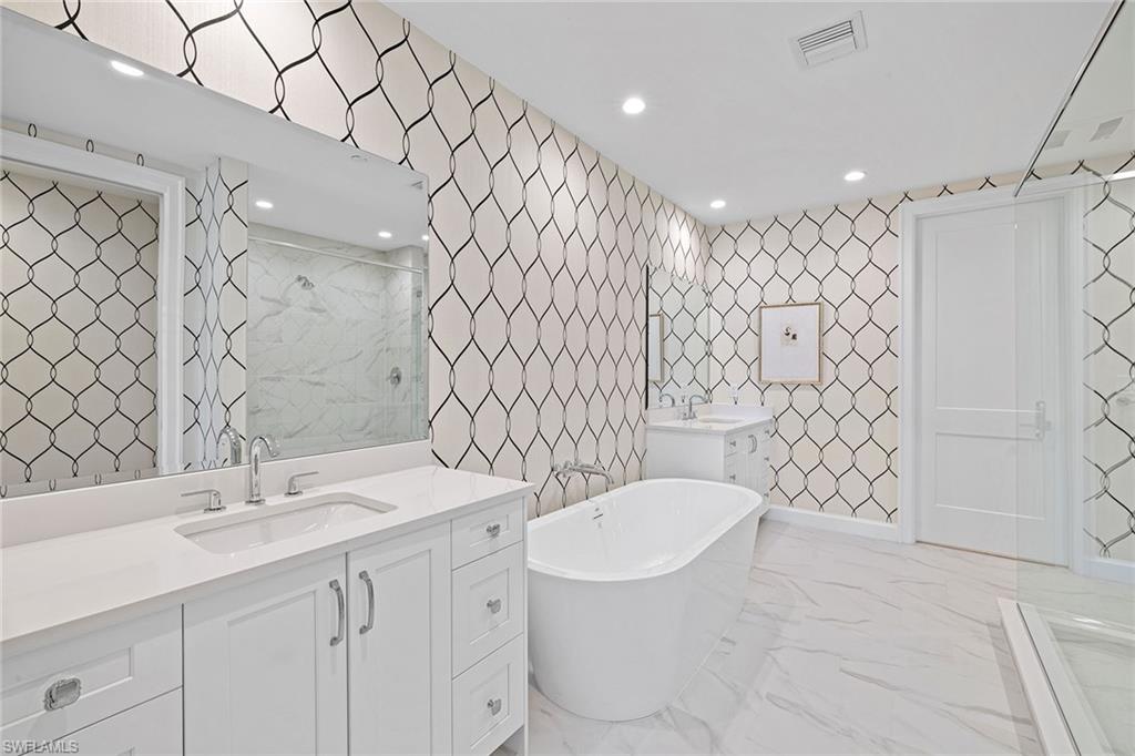 ELEVEN ELEVEN CENTRAL - Residential