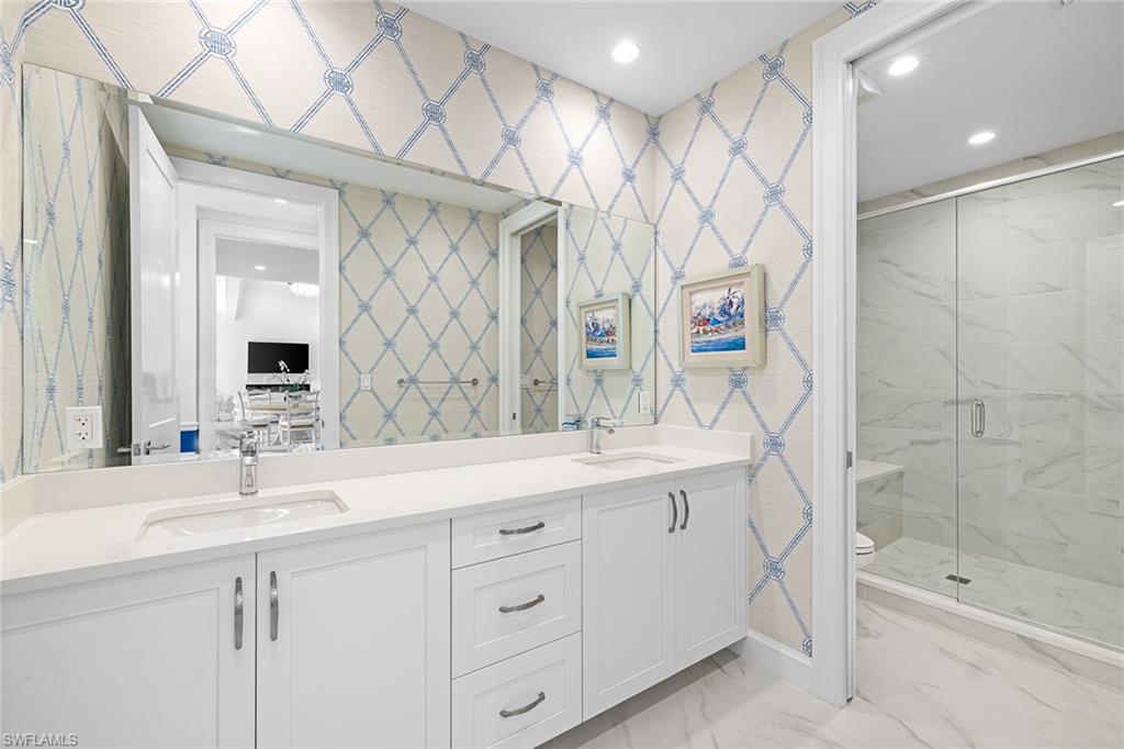 ELEVEN ELEVEN CENTRAL - Residential