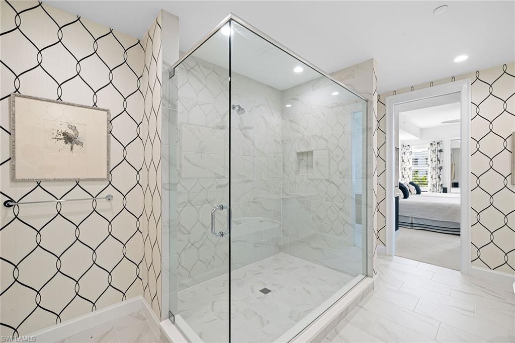 ELEVEN ELEVEN CENTRAL - Residential