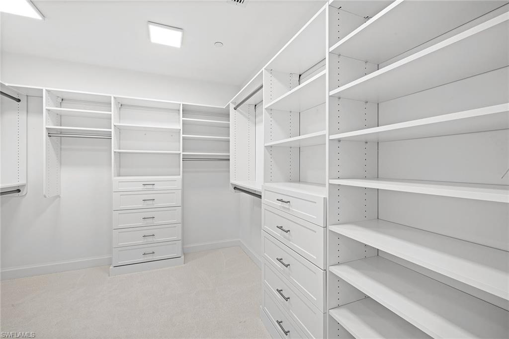 ELEVEN ELEVEN CENTRAL - Residential