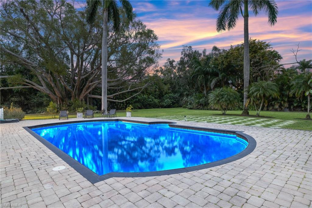 YORK MANOR - Residential