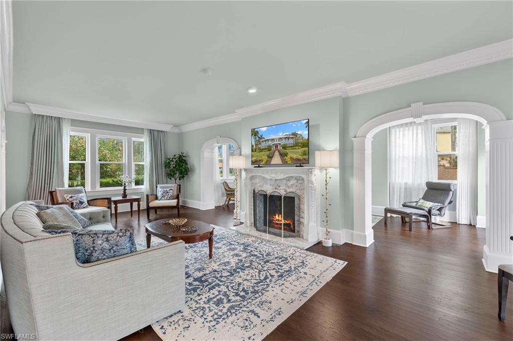 YORK MANOR - Residential