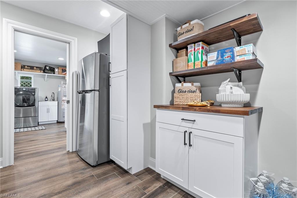 YORK MANOR - Residential