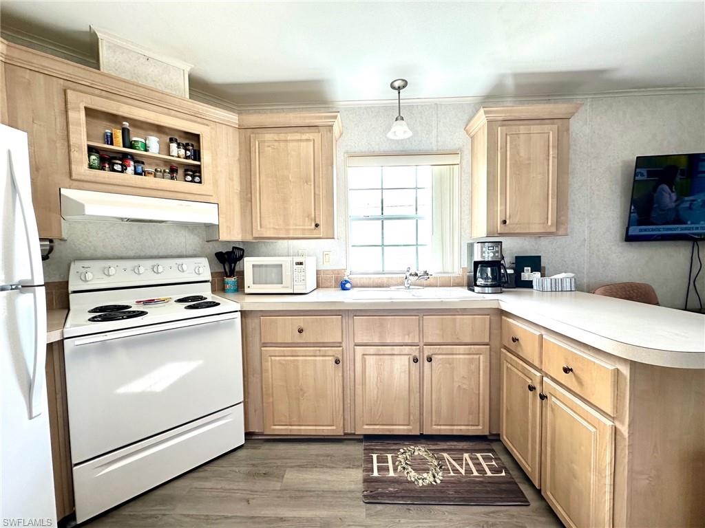 PARKWAY VILLAGE - Residential