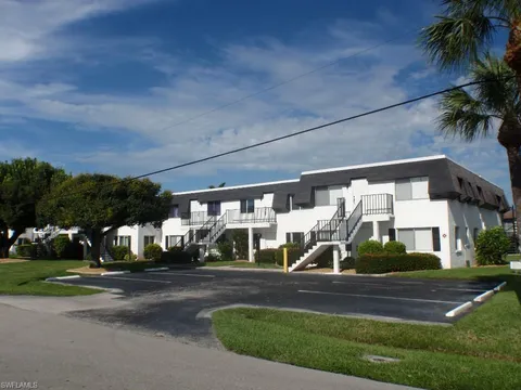 4722 SE 1st Pl Unit 11, Cape Coral, FL 33904 - #: 224040170