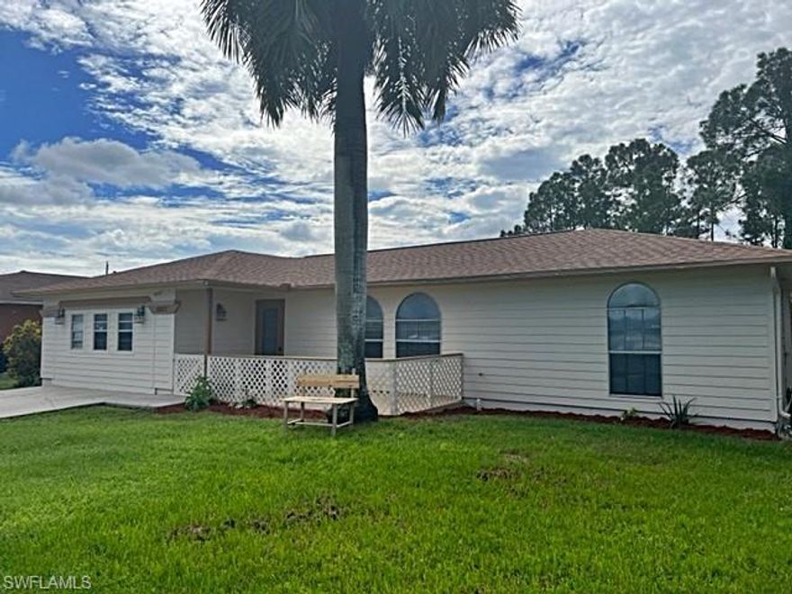 Nicely freshened up 4 bedroom home. Great location just off Sunshine, not far from Walmart. New roof this year, new ac in 2017. Laminate and tile flooring throughout. Awesome front deck to greet you. Master bedroom features a garden tub and good sized walk-in closet.