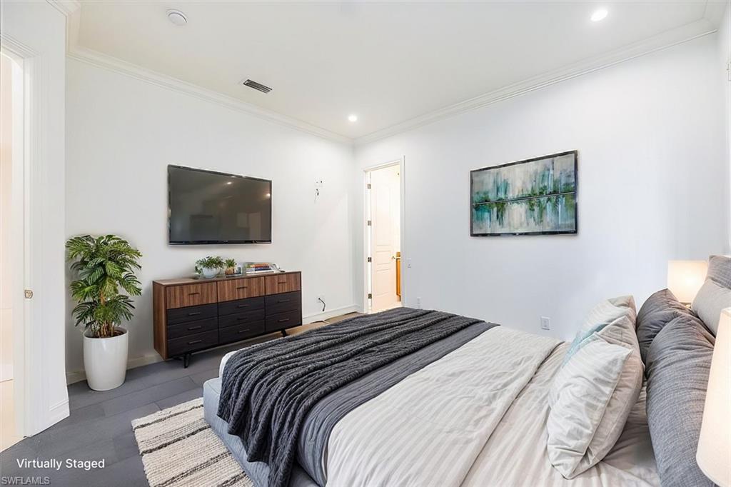 MOORINGS - Residential