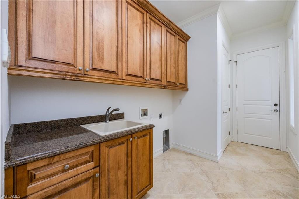 MOORINGS - Residential