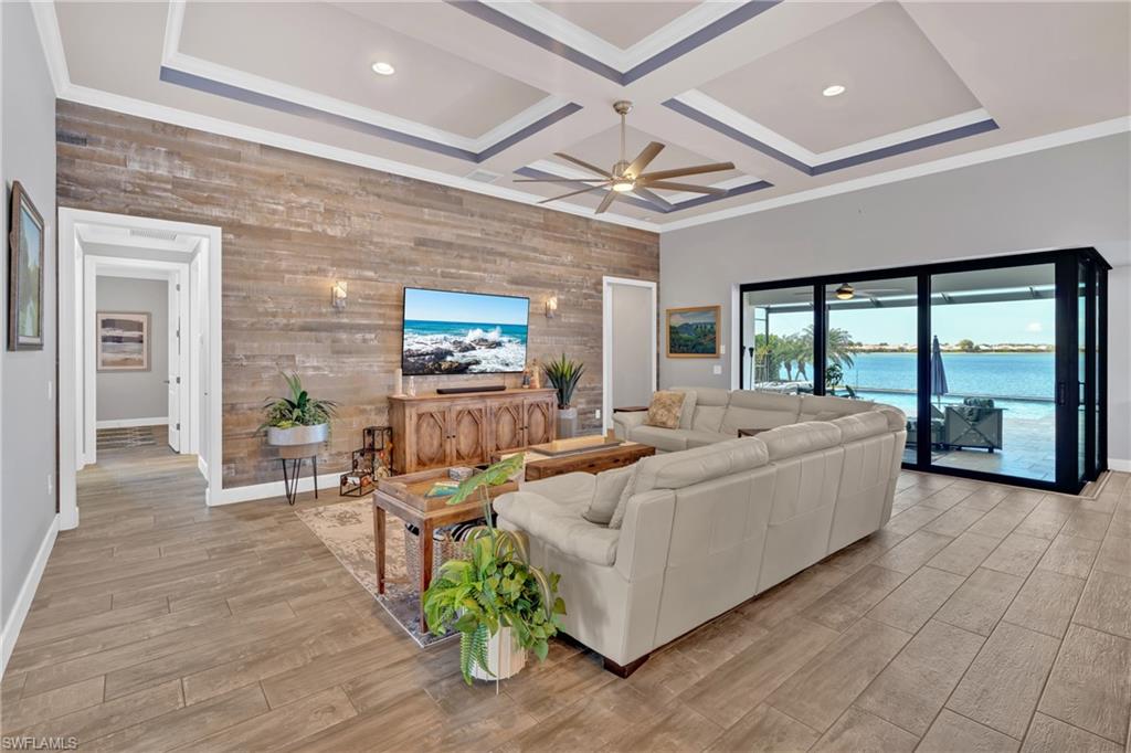 CORKSCREW SHORES - Residential