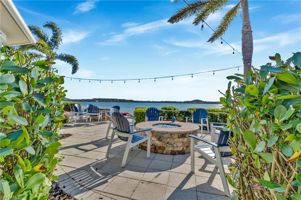 CORKSCREW SHORES - Residential