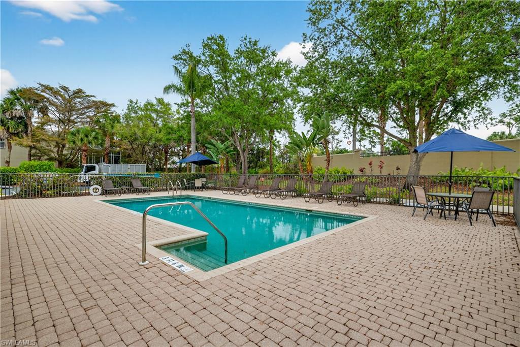 COLONIAL OAKS - Residential