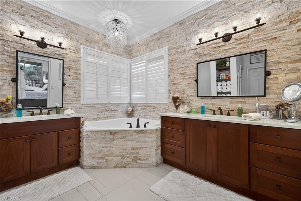 COLONIAL OAKS - Residential