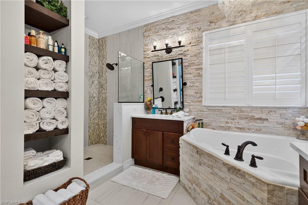 COLONIAL OAKS - Residential