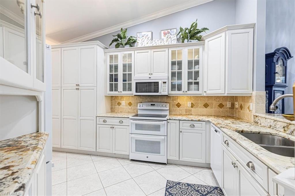 VILLAS OF WHITTENBERG - Residential