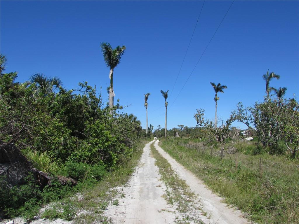 METES AND BOUNDS - Land