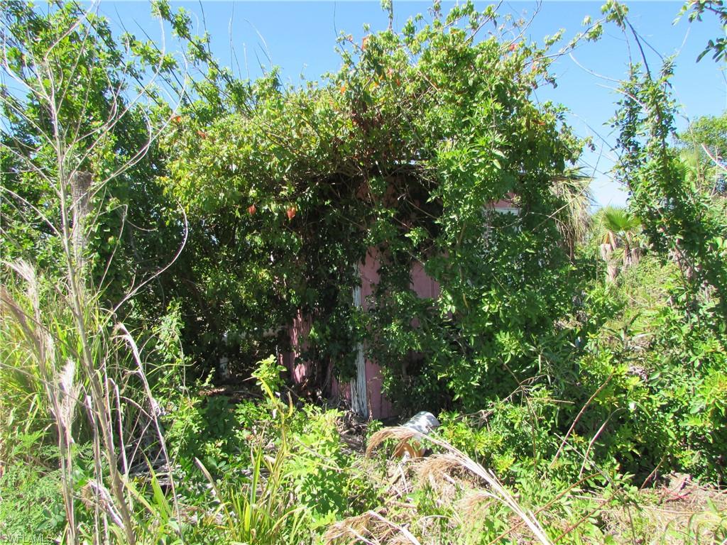 METES AND BOUNDS - Land