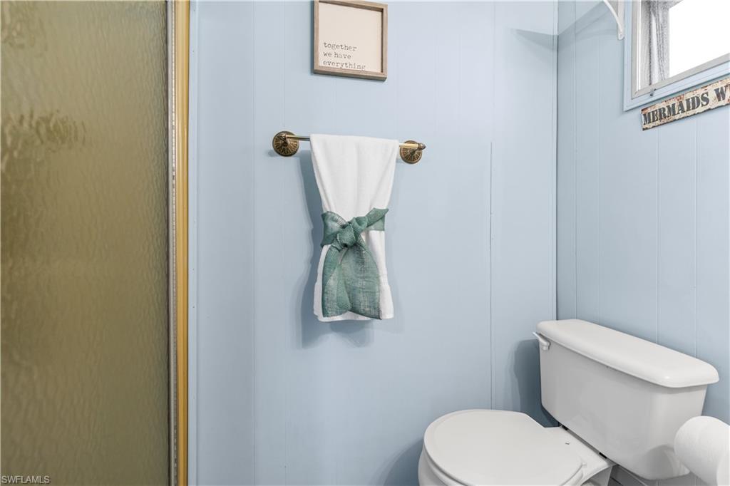 HOLIDAY MANOR - Residential