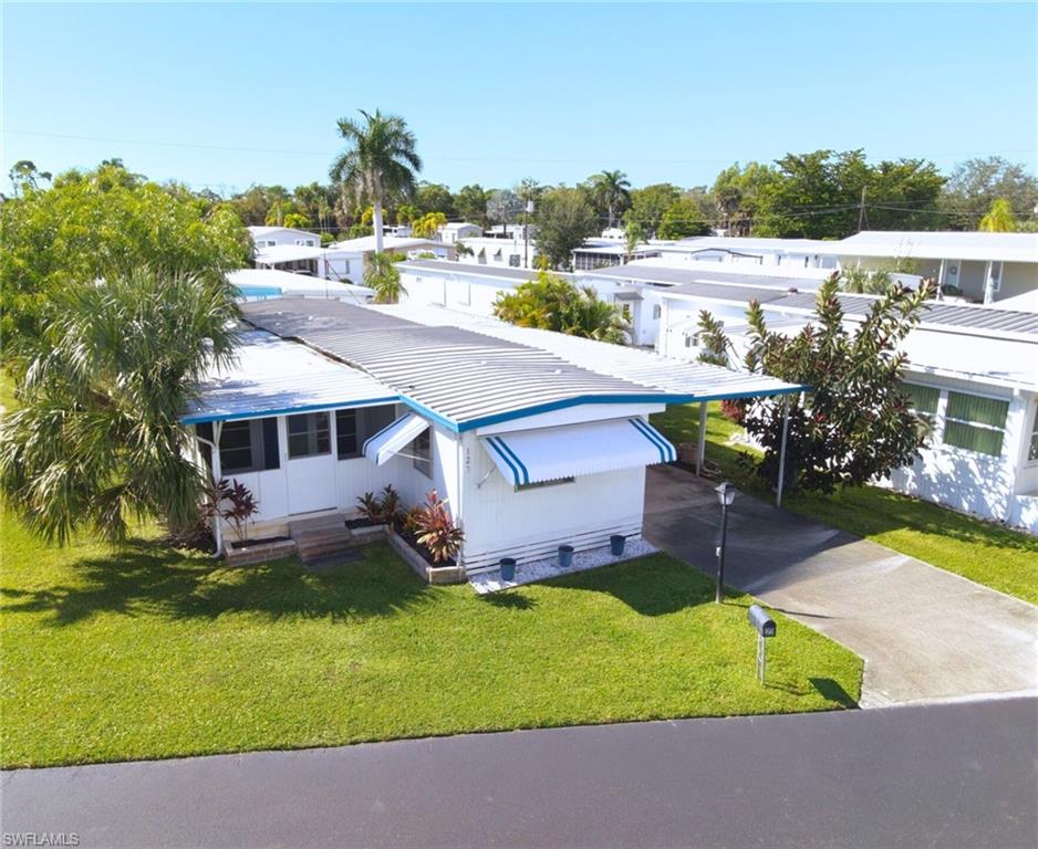 HOLIDAY MANOR - Residential