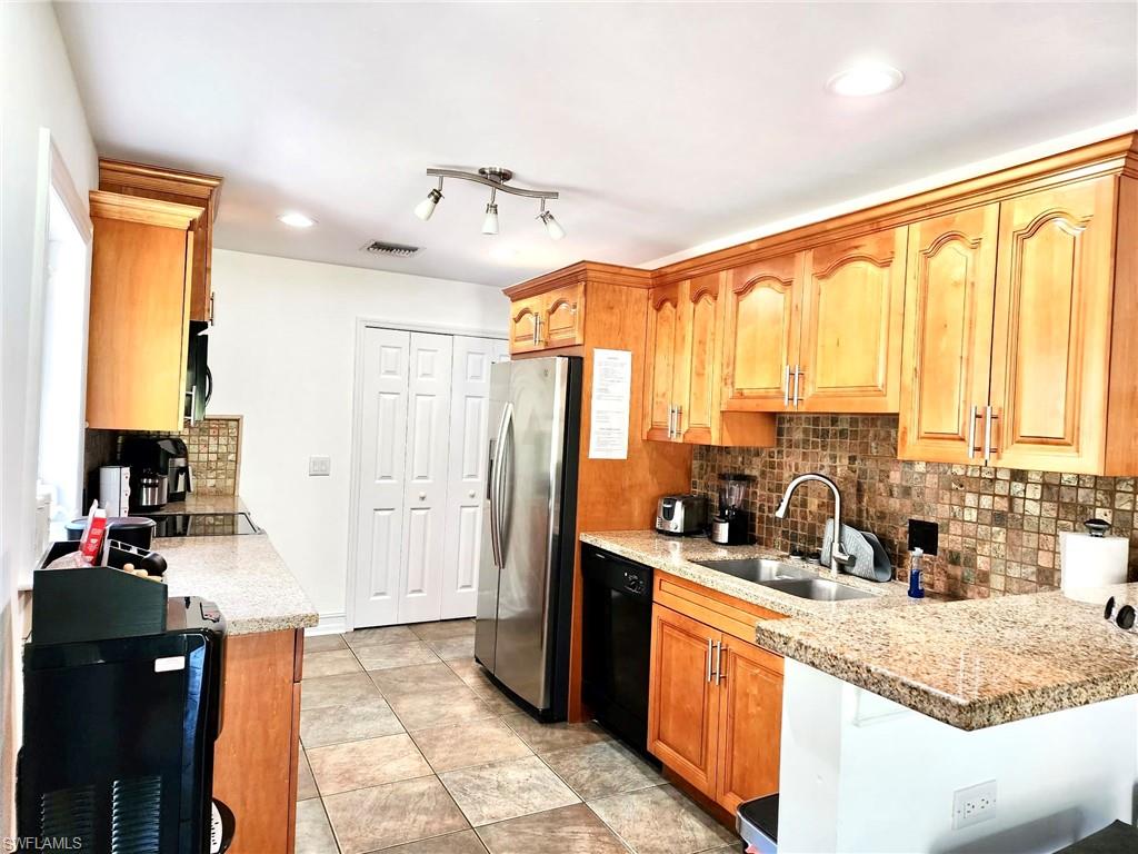 GOLDEN GATE ESTATES - Residential Lease