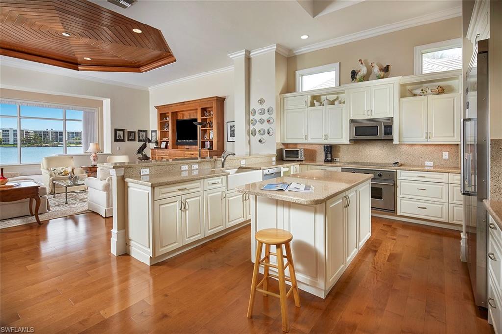 PARK SHORE - Residential